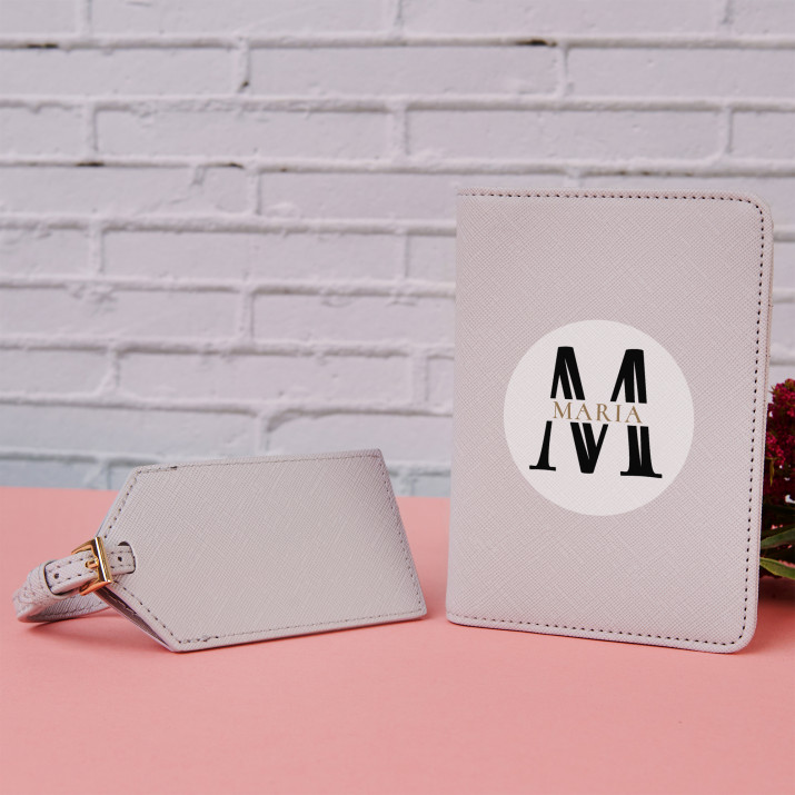 Initiale Name - Reisepasshülle mit Aufdruck Initiale Name - Reisepasshülle mit Aufdruck